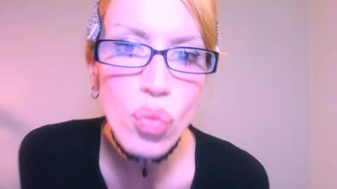 Yolanda online show from 12/05/25, 03:41