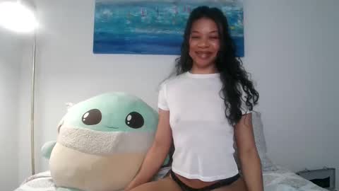 Snapshot of thedreamteam23 chatting on 02/24/25, 03:44 Pizzababe22 online show from 02/24/25, 03:44