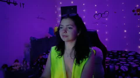 TheFarmergirl online show from 11/03/25, 04:25