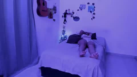 Snapshot of thefenix_jyk chatting on 12/17/25, 06:52 Ariamapola88 online show from 12/17/25, 06:52