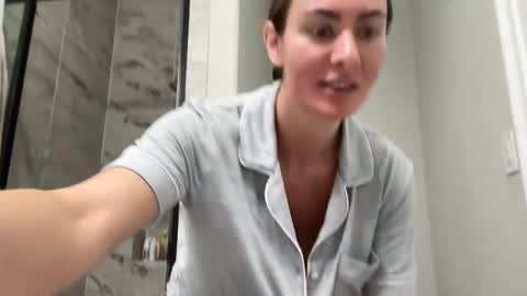 Alyssa Rhoades online show from 11/20/25, 11:37