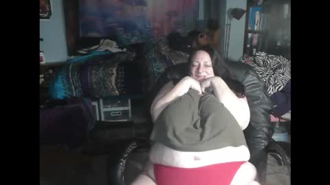 Snapshot of thefleshcanvas chatting on 10/18/25, 04:26 Sitara Mune online show from 10/18/25, 04:26