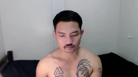 Snapshot of thefriskyasian chatting on 12/26/24, 04:04 Jaycee online show from 12/26/24, 04:04