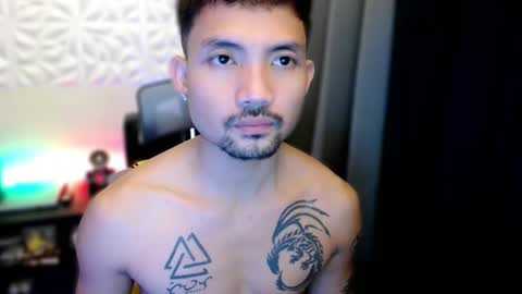 Snapshot of thefriskyasian chatting on 10/07/25, 01:19 Jaycee online show from 10/07/25, 01:19