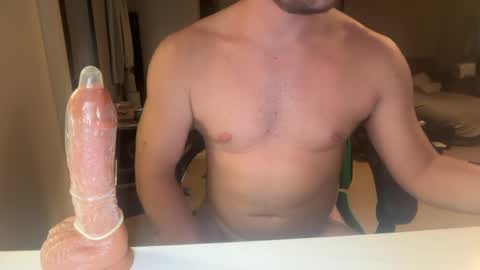 Snapshot of thegentdan chatting on 07/27/26, 10:39 TheGent online show from 07/27/26, 10:39