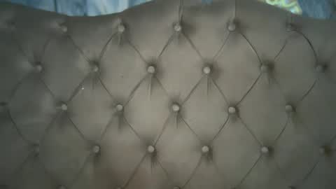 Elle  dont forget to folloW me and thumbs up online show from 04/11/26, 01:48