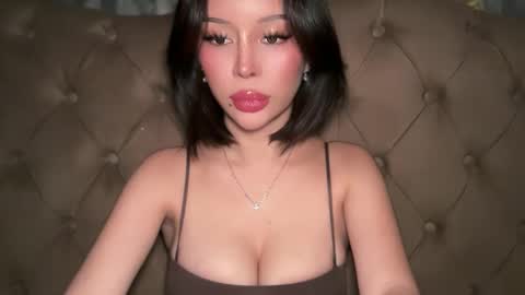 Snapshot of thegreat_legacy chatting on 05/19/26, 04:02 Elle dont forget to folloW me and thumbs up online show from 05/19/26, 04:02