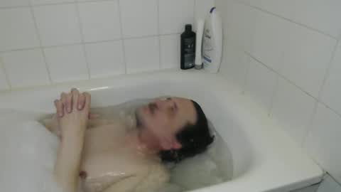 Green online show from 03/12/26, 09:32