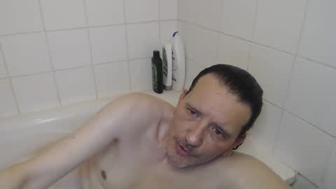 Green online show from 04/01/26, 08:39