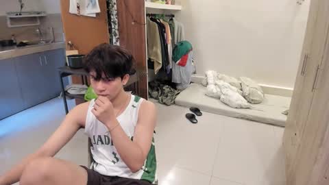 Green online show from 10/29/25, 02:14