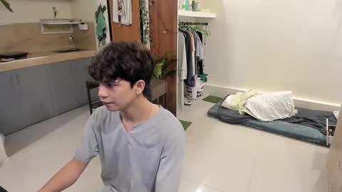 Green online show from 11/17/25, 09:04