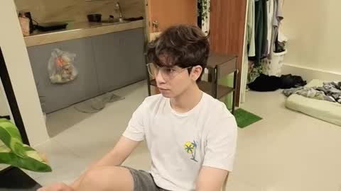 Green online show from 12/02/25, 06:25