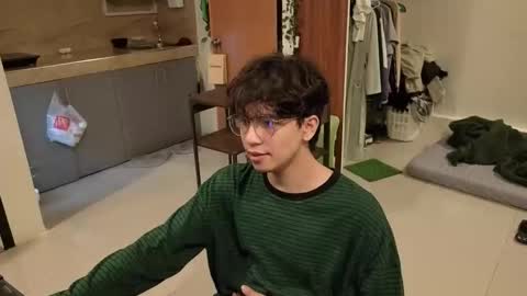 Green online show from 12/20/25, 08:10