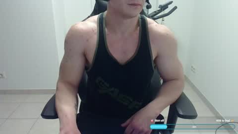 Snapshot of theguyfrombehind chatting on 06/12/26, 01:26 Alex online show from 06/12/26, 01:26