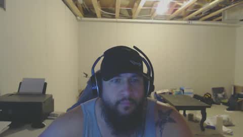 Snapshot of thehawaiian93 chatting on 03/03/25, 04:36 thehawaiian93 online show from 03/03/25, 04:36