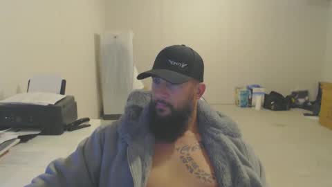 Snapshot of thehawaiian93 chatting on 10/20/25, 01:06 thehawaiian93 online show from 10/20/25, 01:06