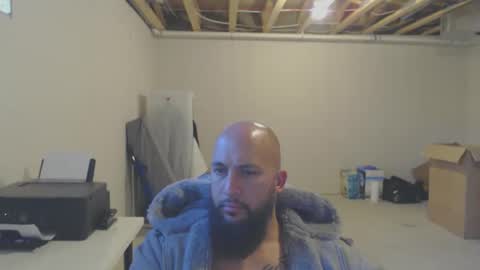 Snapshot of thehawaiian93 chatting on 11/15/25, 02:35 thehawaiian93 online show from 11/15/25, 02:35