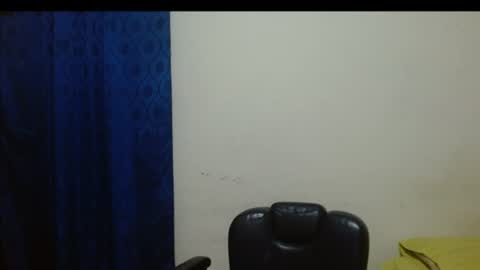 Snapshot of thehousedog chatting on 06/26/26, 01:26 thehousedog online show from 06/26/26, 01:26