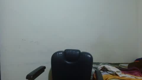 Snapshot of thehousedog chatting on 07/23/26, 01:58 thehousedog online show from 07/23/26, 01:58