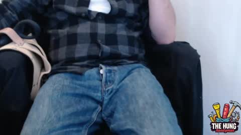 Snapshot of thehunghandyman chatting on 04/20/26, 12:02 TheHungHandyman online show from 04/20/26, 12:02