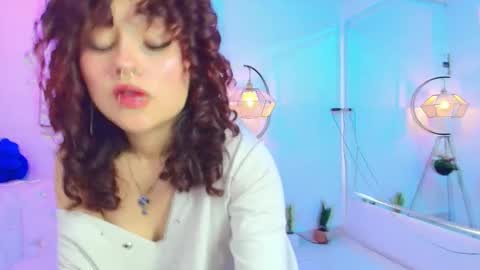 Theia  online show from 01/11/25, 01:32