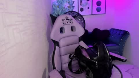 Theia  online show from 10/08/25, 12:25