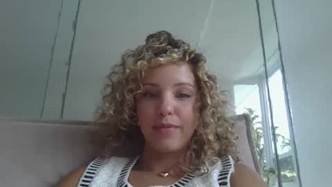 Snapshot of theislandgirl chatting on 09/18/25, 10:12 Lily Marie online show from 09/18/25, 10:12