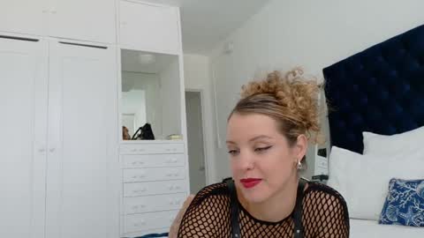 Snapshot of theislandgirl chatting on 10/20/25, 07:58 Lily Marie online show from 10/20/25, 07:58