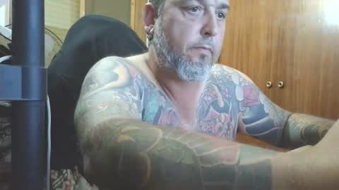 Snapshot of thekier chatting on 11/14/25, 08:40 thekier online show from 11/14/25, 08:40