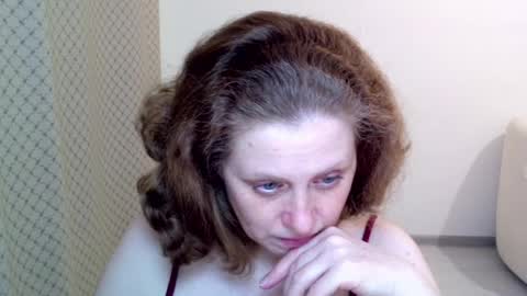 Ella online show from 04/18/26, 07:40