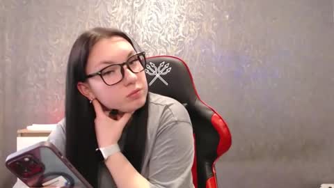 Lisa online show from 04/19/26, 10:58