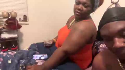 them1616 online show from 10/05/25, 02:21