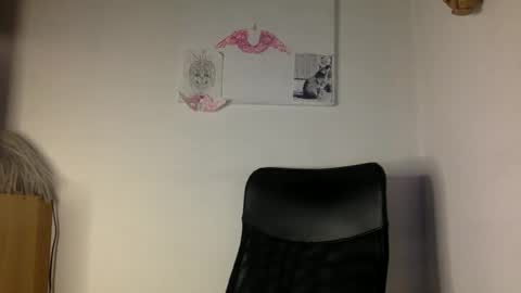 Snapshot of thematryoshka chatting on 12/30/24, 01:58 Lucy Lucy online show from 12/30/24, 01:58