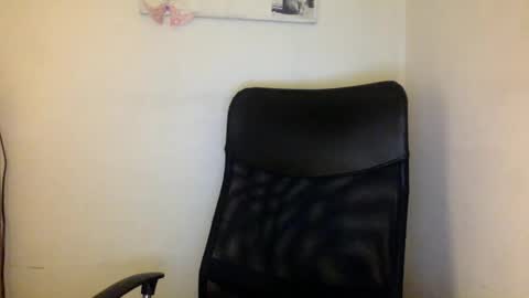 Snapshot of thematryoshka chatting on 12/31/24, 04:06 Lucy Lucy online show from 12/31/24, 04:06