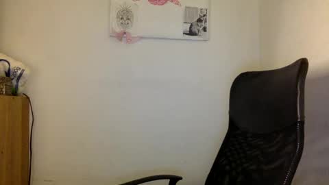 Snapshot of thematryoshka chatting on 01/03/25, 01:38 Lucy Lucy online show from 01/03/25, 01:38