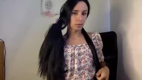 Snapshot of thematryoshka chatting on 01/05/25, 05:09 Lucy Lucy online show from 01/05/25, 05:09