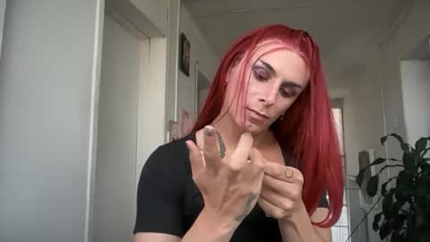 Snapshot of thematryoshka chatting on 09/17/25, 04:41 Lucy Lucy online show from 09/17/25, 04:41