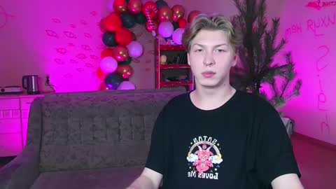 Snapshot of themikesever chatting on 01/04/25, 04:54 Sever online show from 01/04/25, 04:54