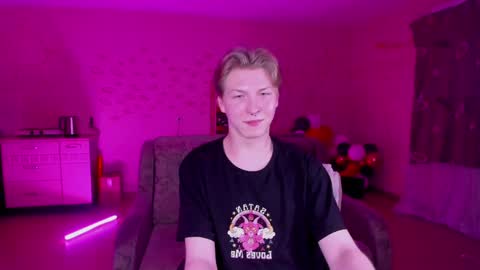 Snapshot of themikesever chatting on 01/15/25, 06:51 Sever online show from 01/15/25, 06:51