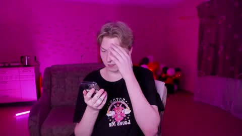 Snapshot of themikesever chatting on 01/21/25, 06:45 Sever online show from 01/21/25, 06:45