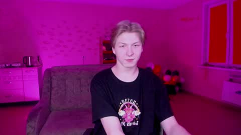 Snapshot of themikesever chatting on 02/05/25, 06:26 Sever online show from 02/05/25, 06:26