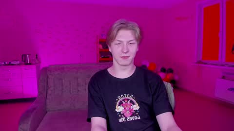 Snapshot of themikesever chatting on 02/05/25, 09:29 Sever online show from 02/05/25, 09:29