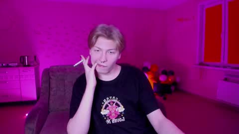 Snapshot of themikesever chatting on 02/07/25, 05:07 Sever online show from 02/07/25, 05:07