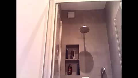 thenewdude1992 online show from 10/04/25, 06:39
