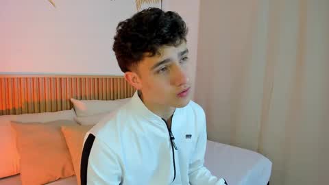  THEO- MATEO  online show from 12/12/24, 11:18