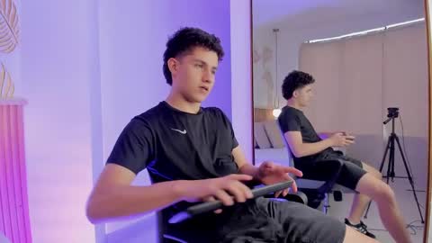  THEO- MATEO  online show from 12/14/24, 05:14