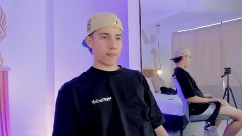  THEO- MATEO  online show from 12/15/24, 04:37