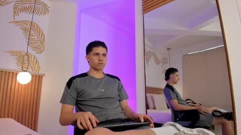  THEO- MATEO  online show from 12/21/24, 01:53