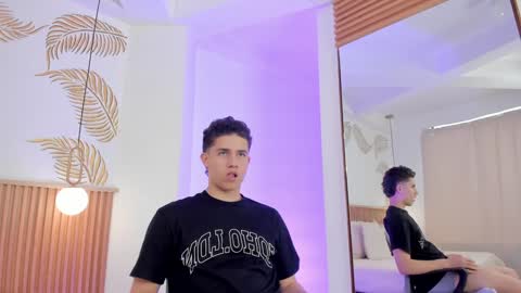  THEO- MATEO  online show from 12/23/24, 03:33