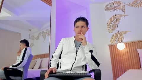  THEO- MATEO  online show from 12/27/24, 11:28